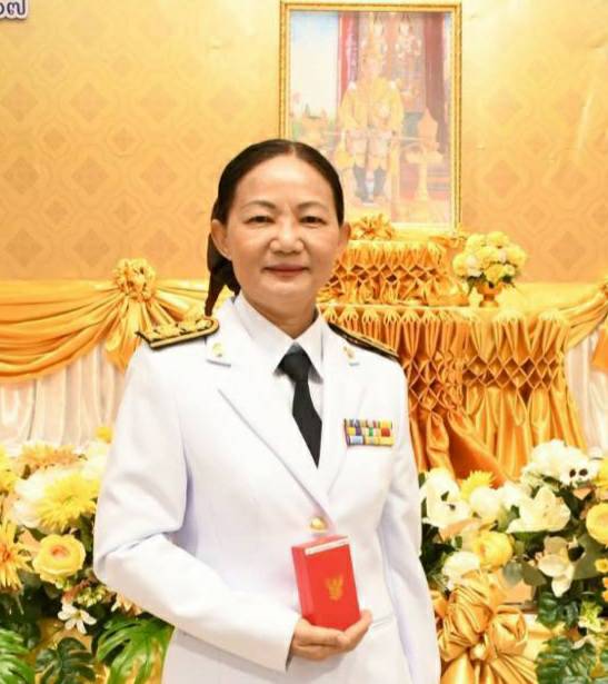 นางสาวดวงจันทร์  ประเสริฐอาษา