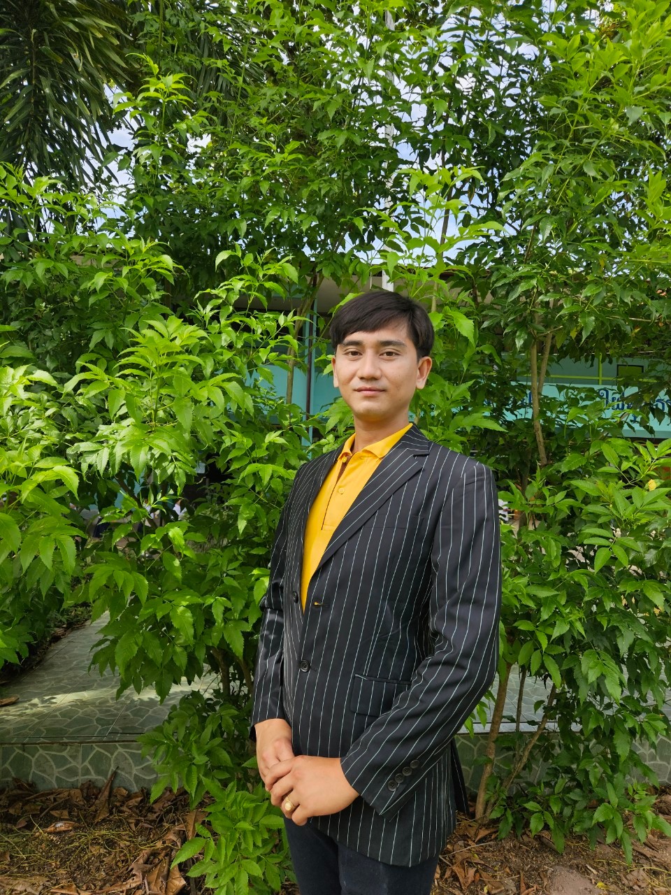 นายสุรเชษฐ์ ดอกไม้
