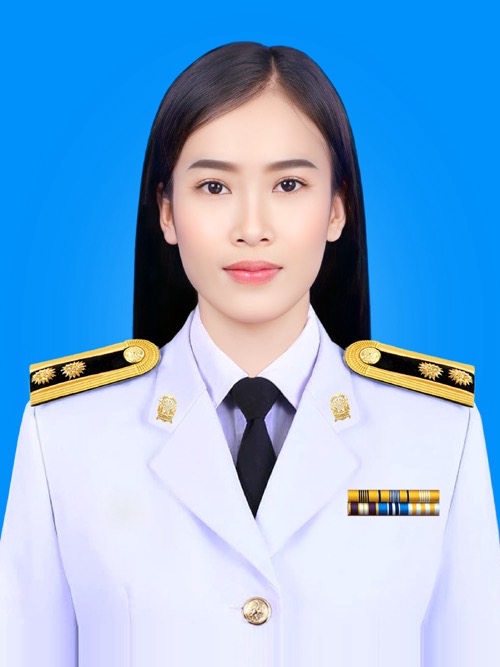 นางสาวปาริชาติ ฤทธิ์ทรงเมือง
