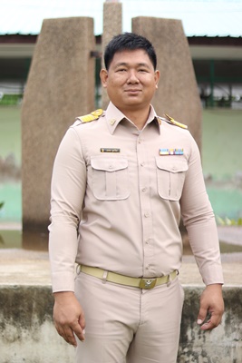 นายธนพล  ทุยเวียง