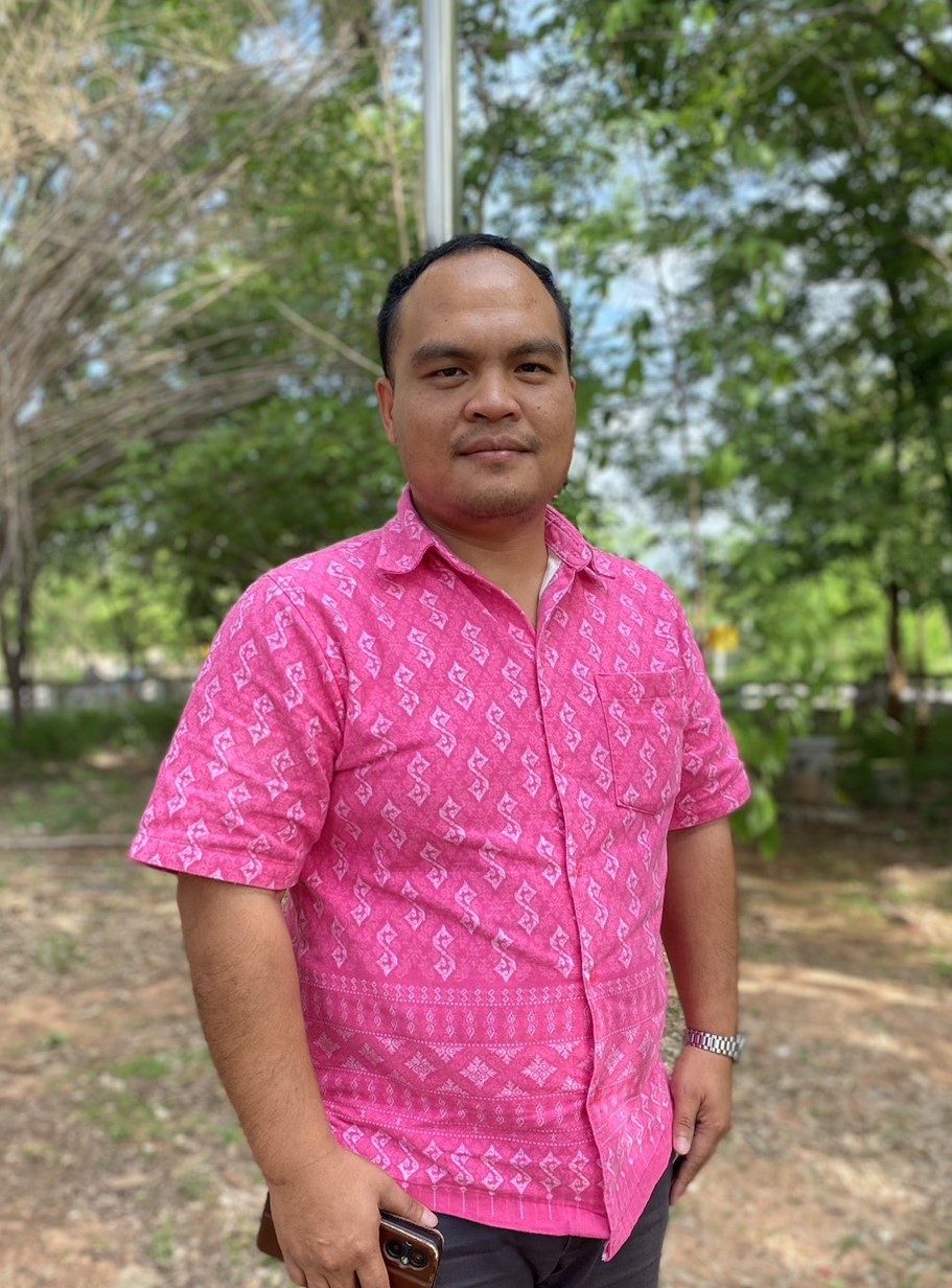ว่าที่ รต.ธีรชาติ ภูวะศรี