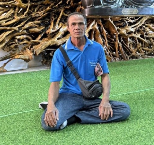 นายสมคิด  โพธิ์แก้ว