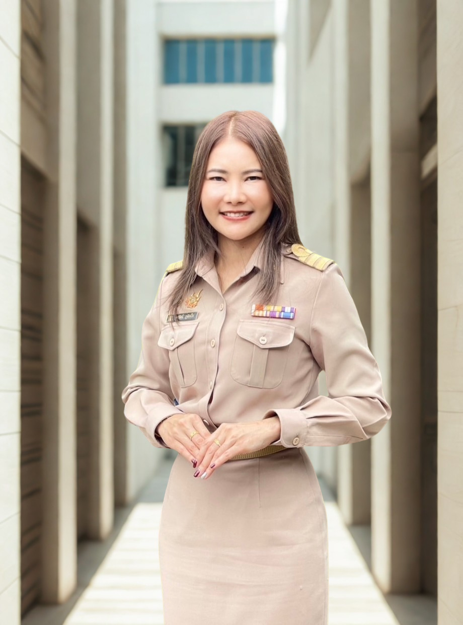 นางสาวจุฑารัตน์ ภูต้องใจ