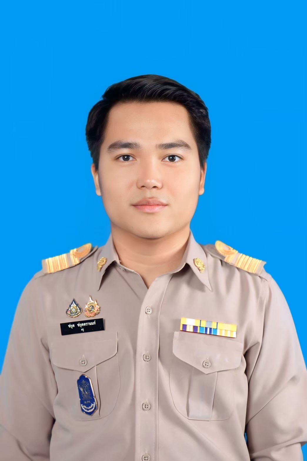 นายชยุต ชยุตตรานนท์