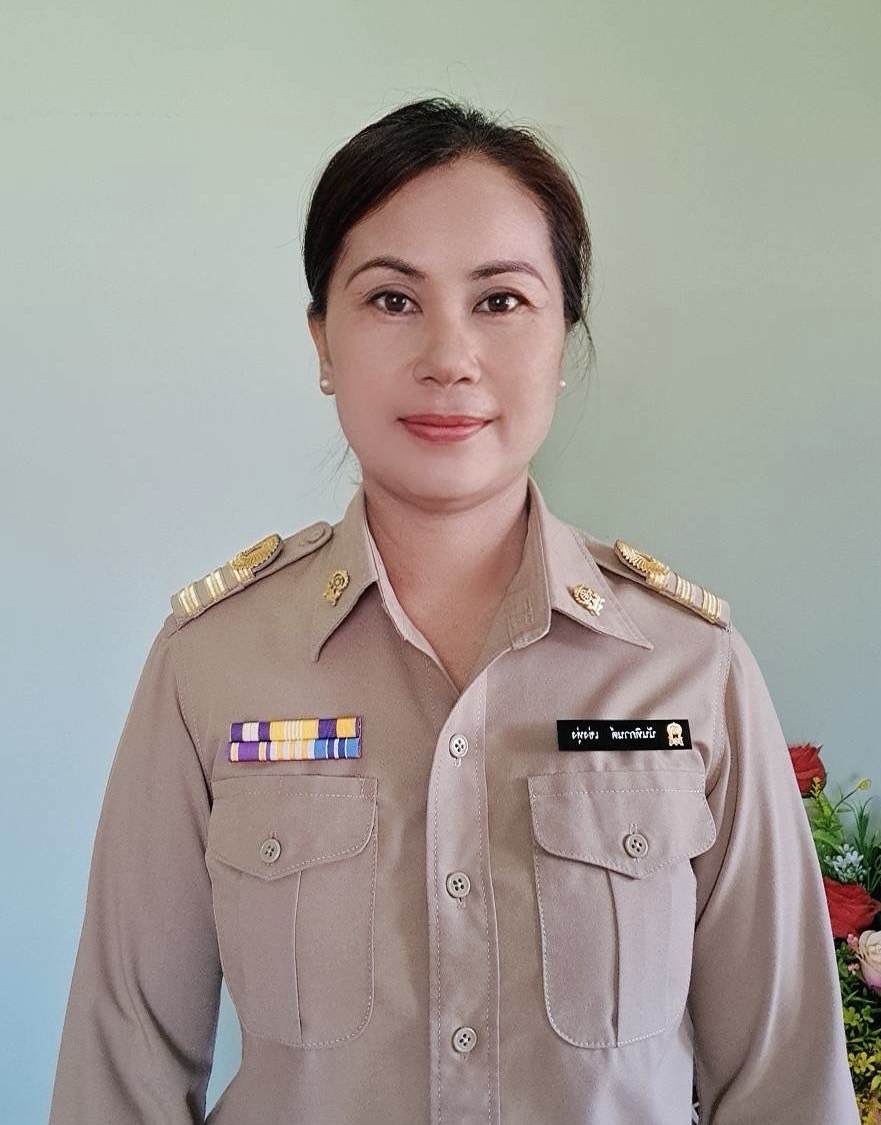 นางนันทิกานต์ เข่งหุ่ง