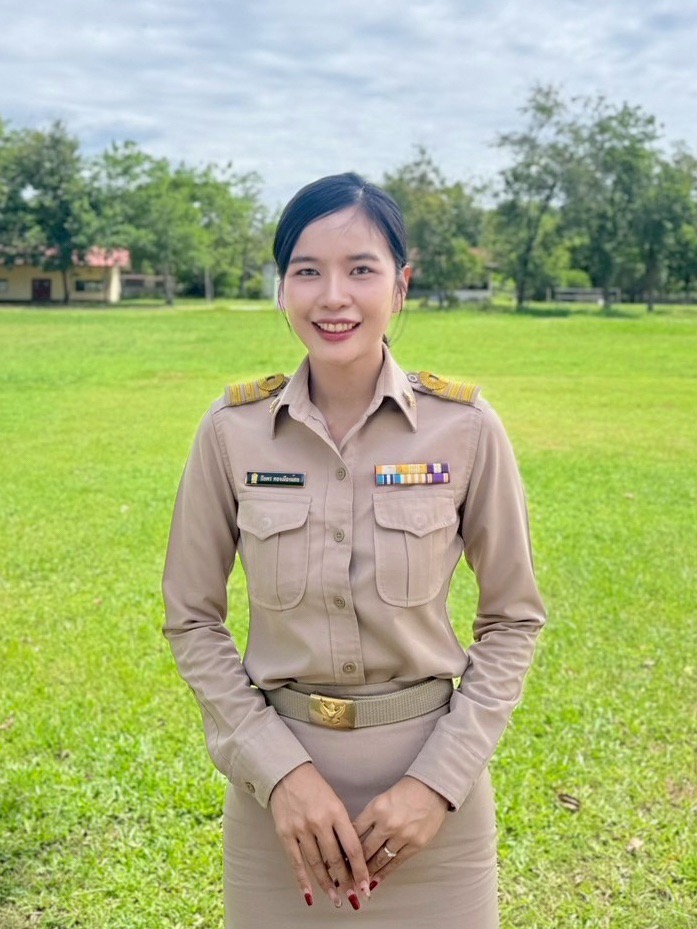 นางสาวปิยพร ทองเมืองน้อย
