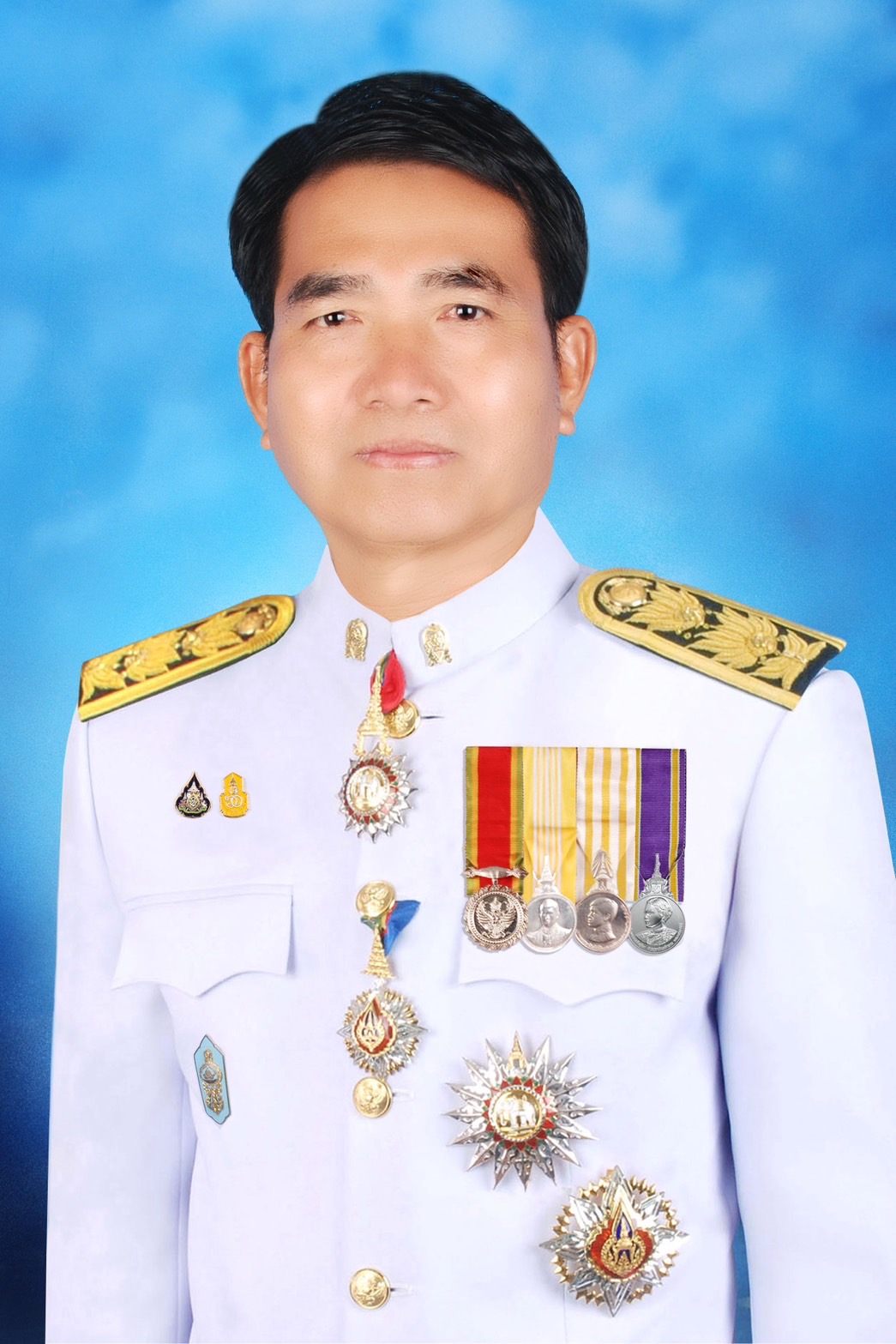 นายสุขุม ทินนรัตน์