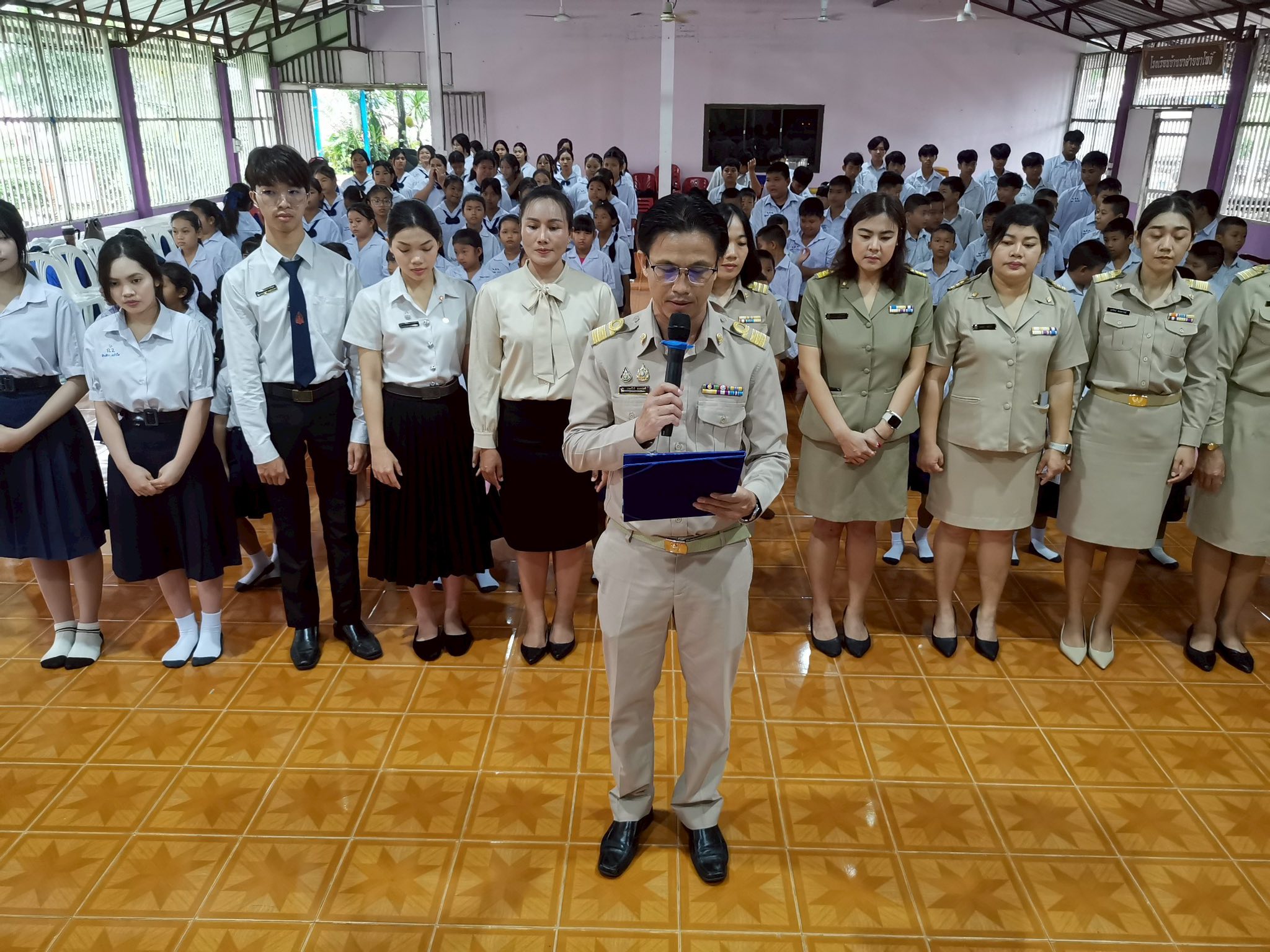 พิธีลงนามถวายพระพรชัยมงคล สมเด็จพระนางเจ้าสุท