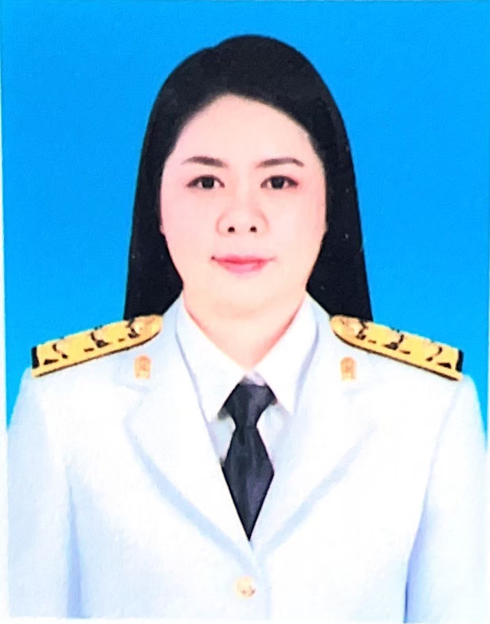 นางสาวธิดาแก้ว  แสงสุทธิ