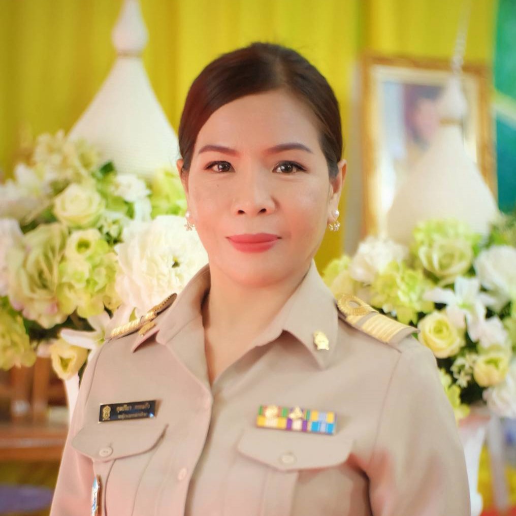 นางกุลปรียา กากแก้ว