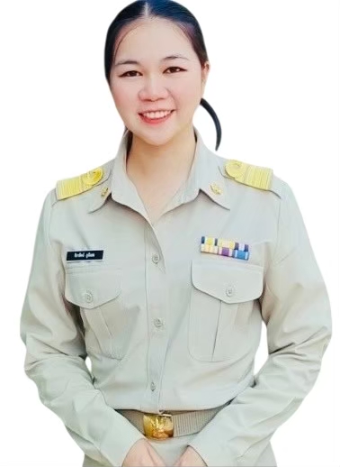 นางสาวจิรารัตน์  ภูมิเมฆ